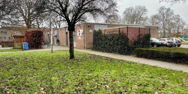 Wijk en speeltuin Wipstrikkwartier: Wijkcentrum & speeltuin opruimen